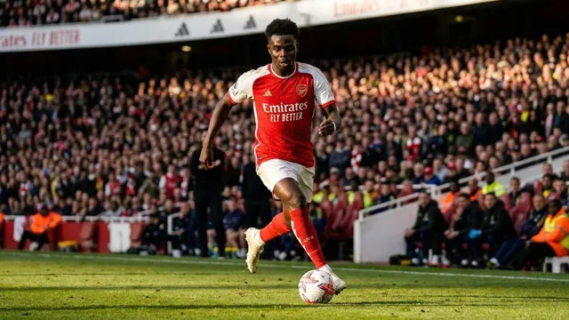 Bukayo Saka, Football