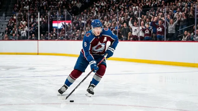 Cale Makar, Hockey