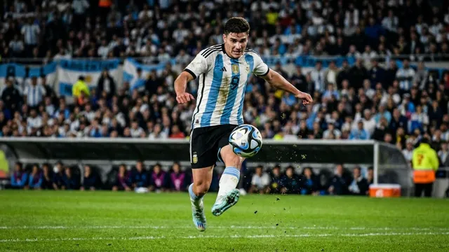 Julián Álvarez, Football