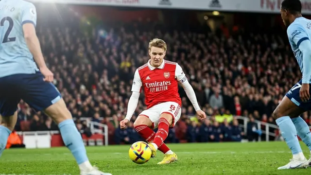 Martin Ødegaard, Football